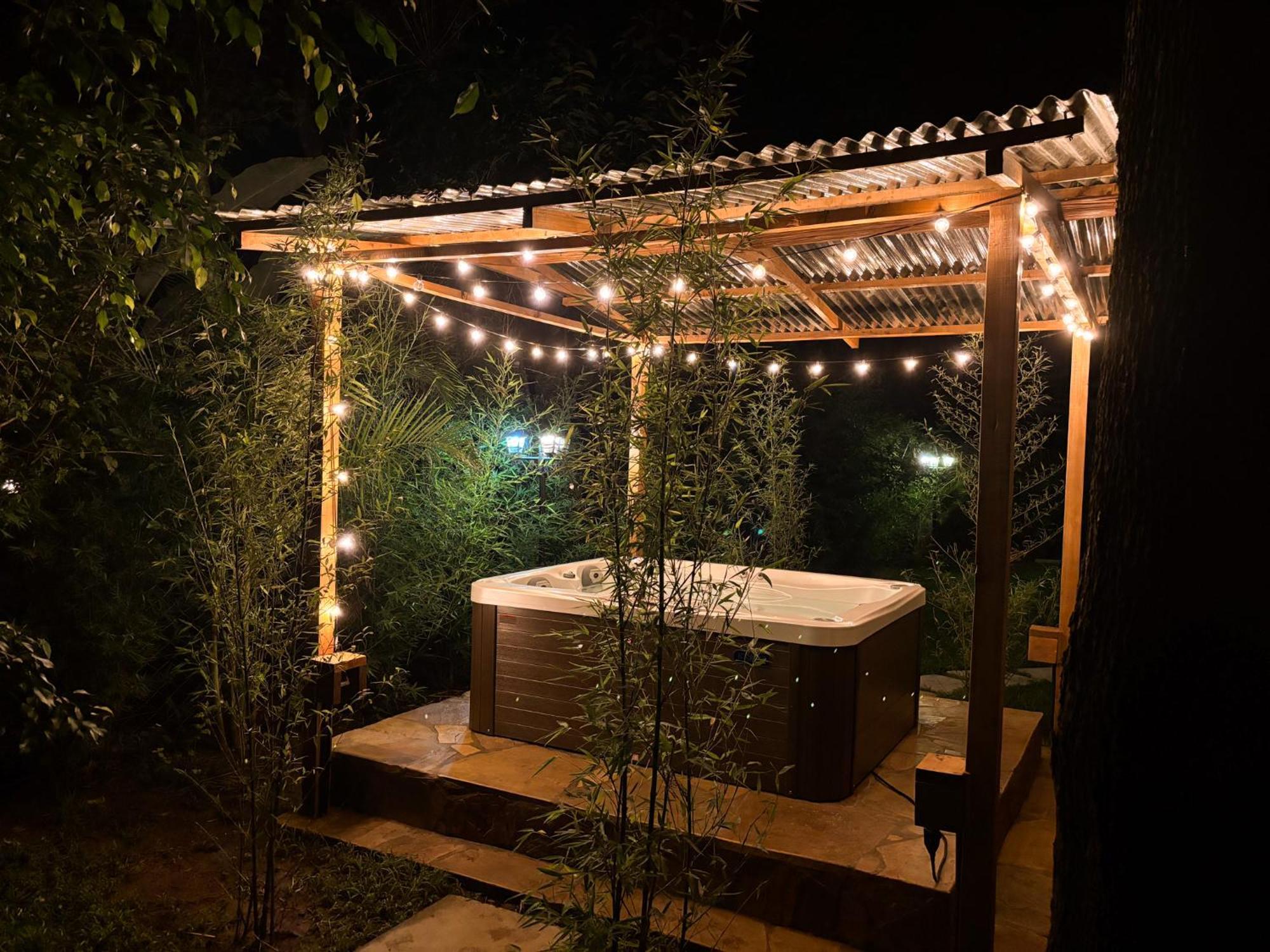 Apartment The Jungle Oasis With Heated Pool