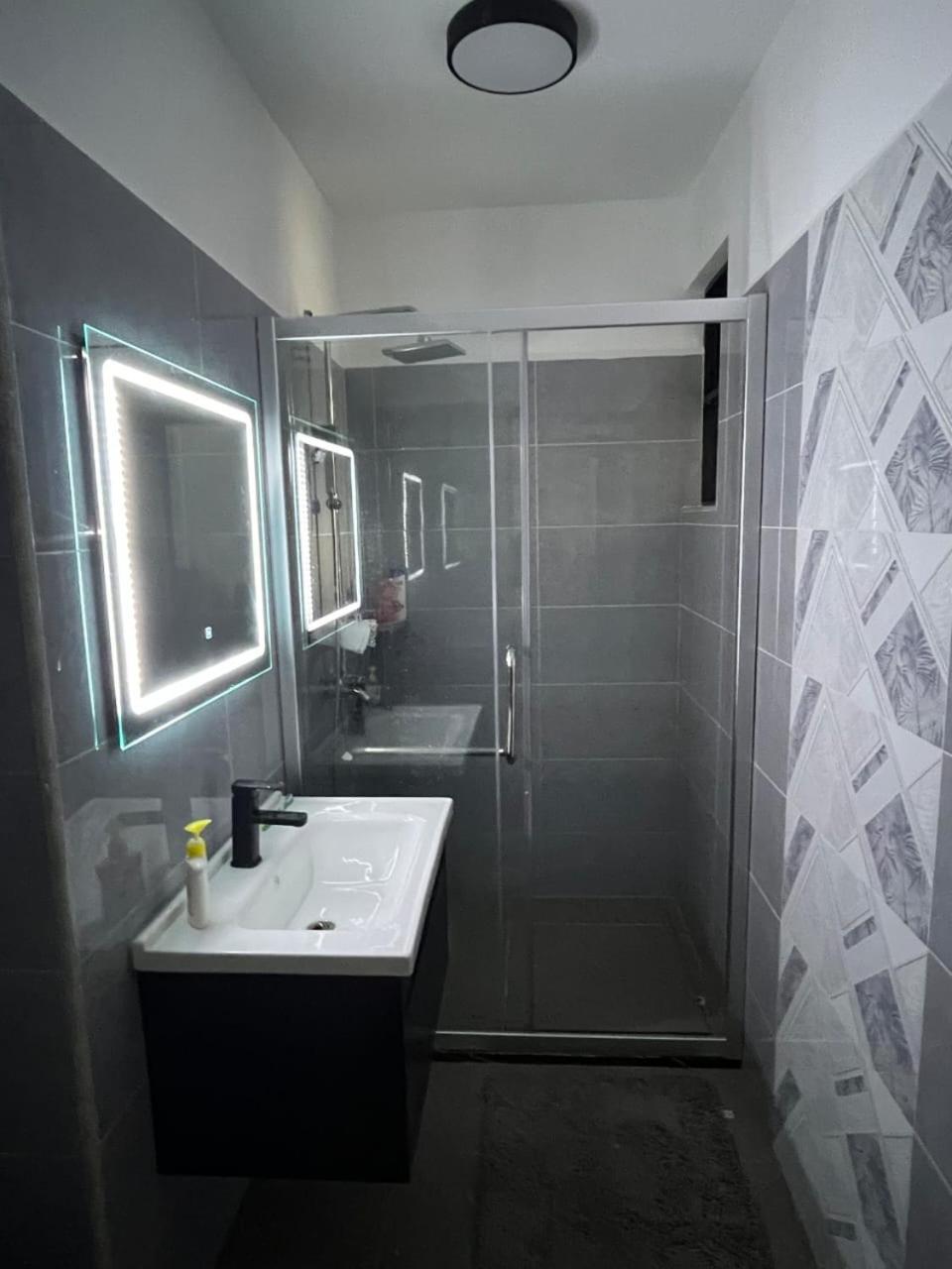 Valley Heights Apartment *