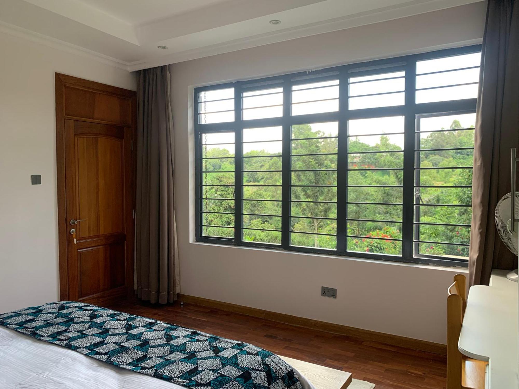 Kgsuites Homestay *