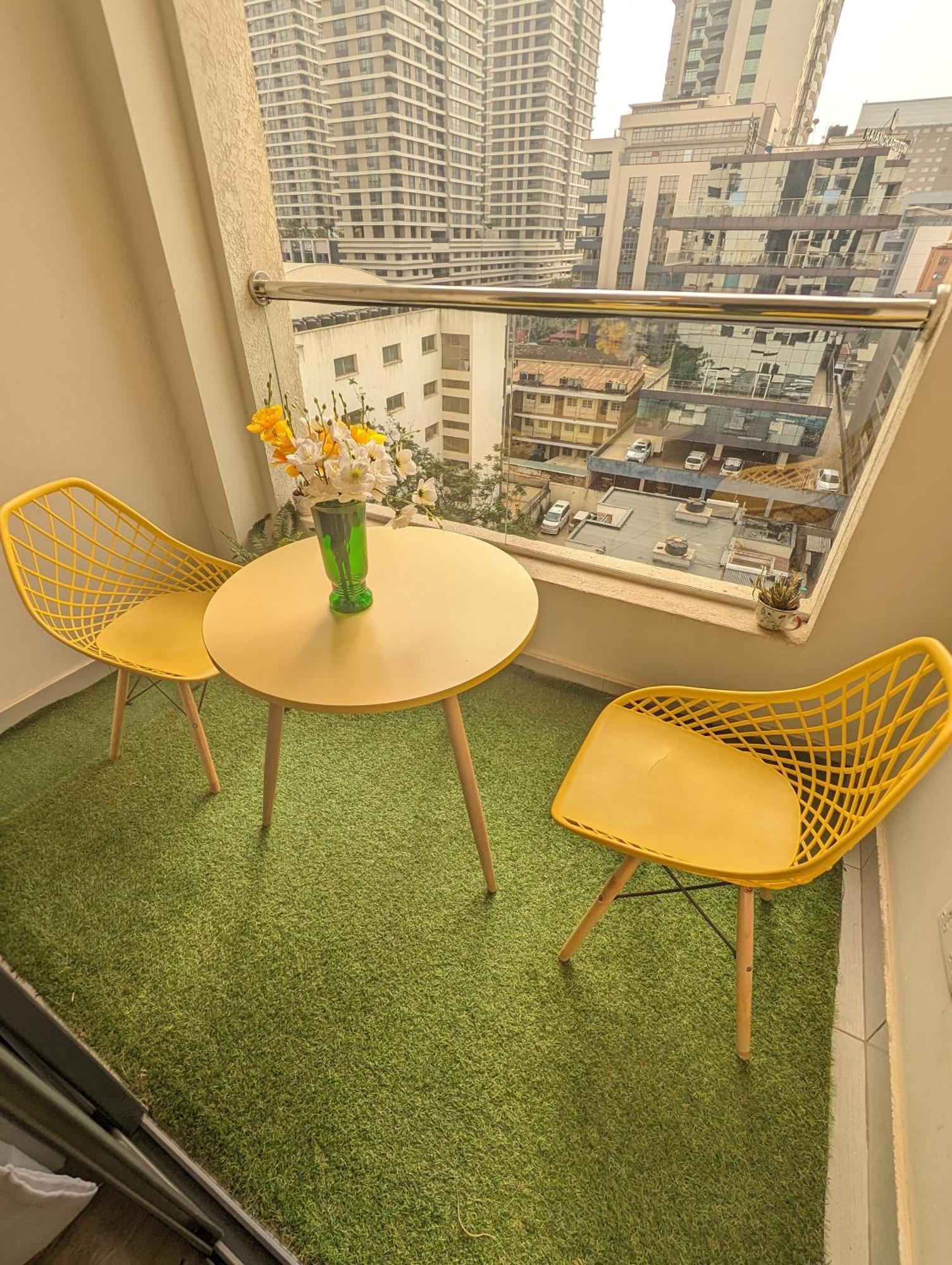 Oakley Apartment- By Tito Homes