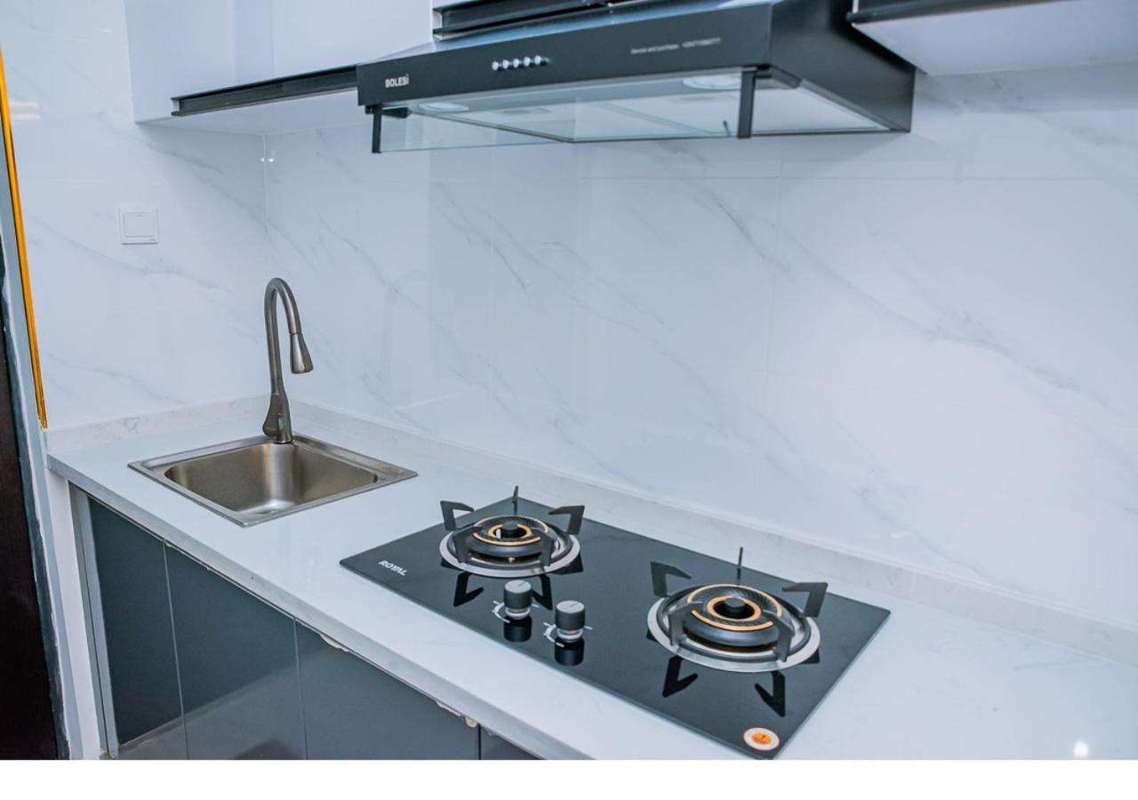 Serenity At Goldpark Kilimani, Yaya Centre Apartment *