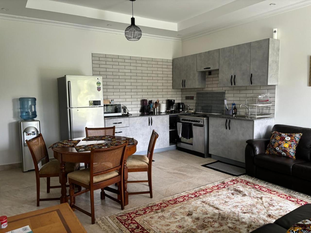 Kgsuites Homestay *