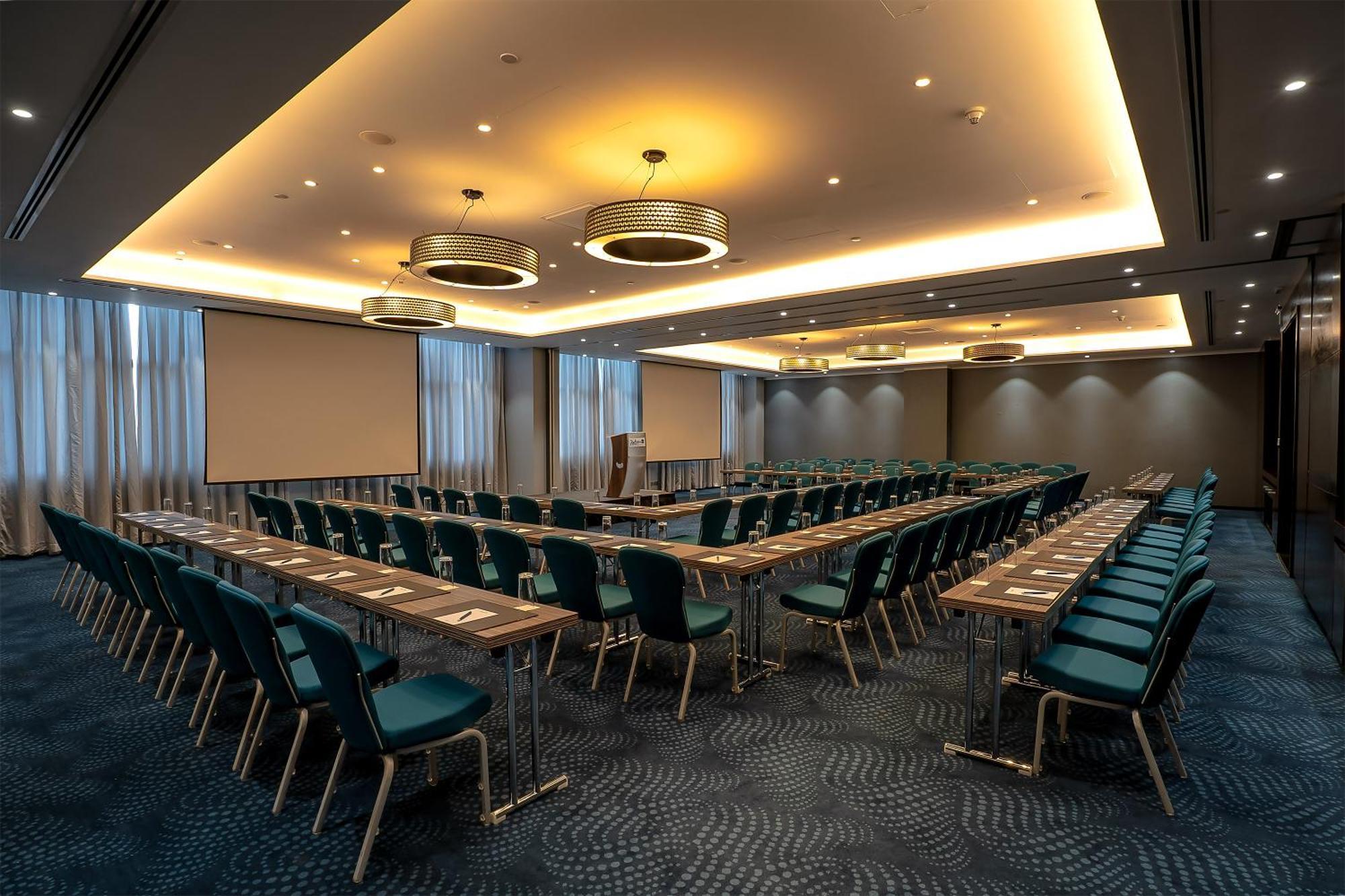 Radisson Blu Hotel, Upper Hill 5*