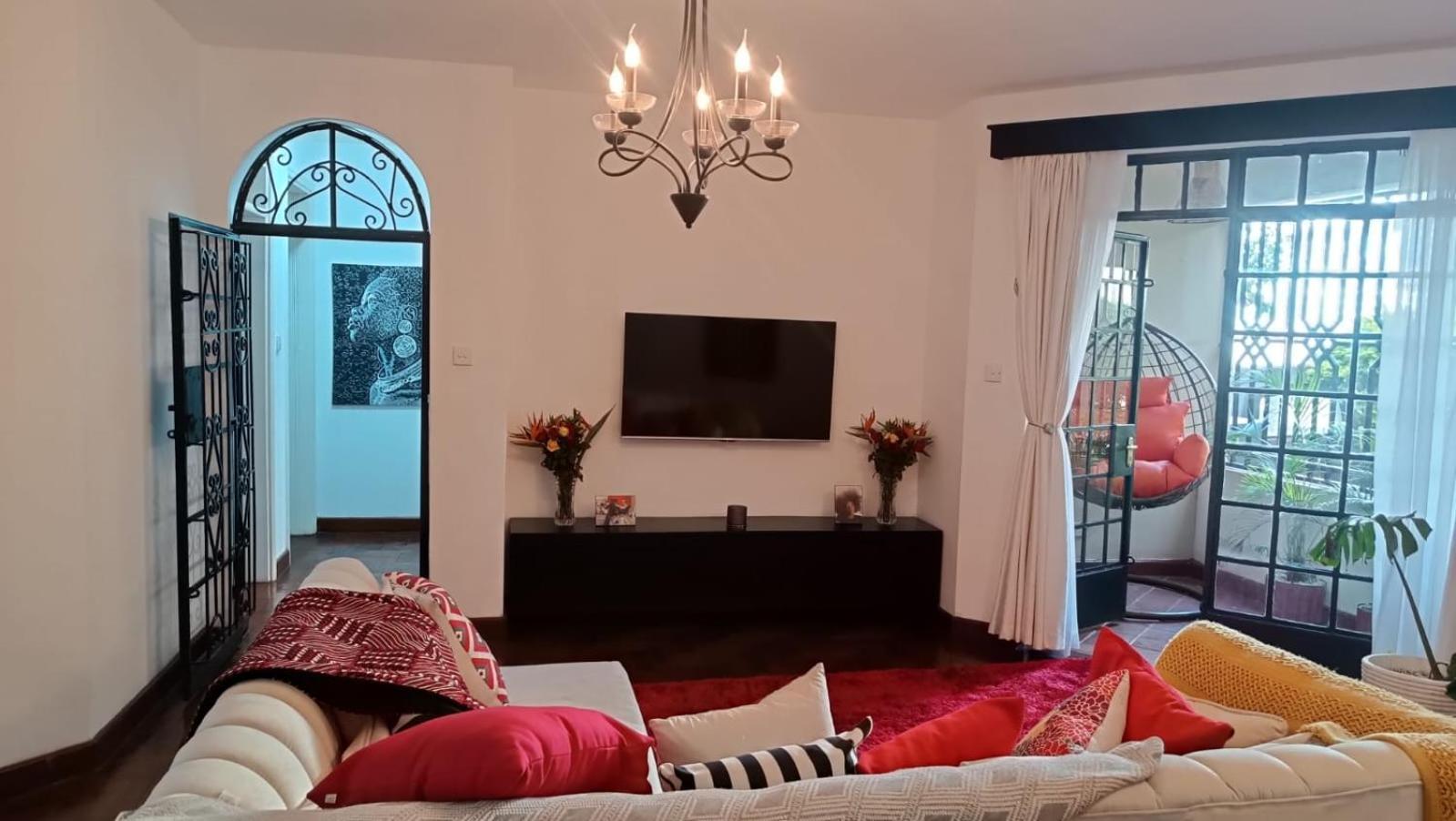 Hendred Place, Valley Arcade, Lavington Apartment *