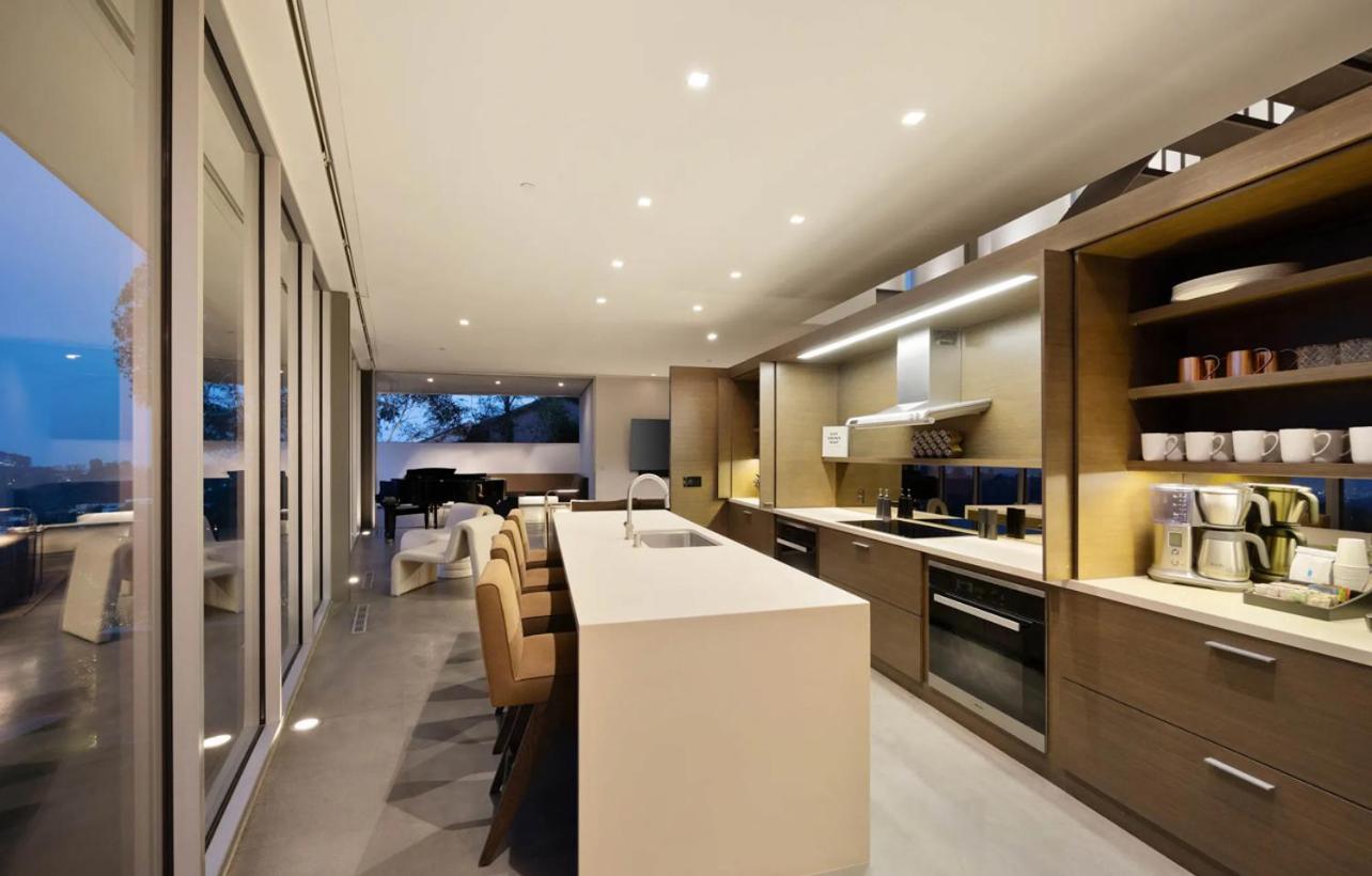 Avensis Apartment *