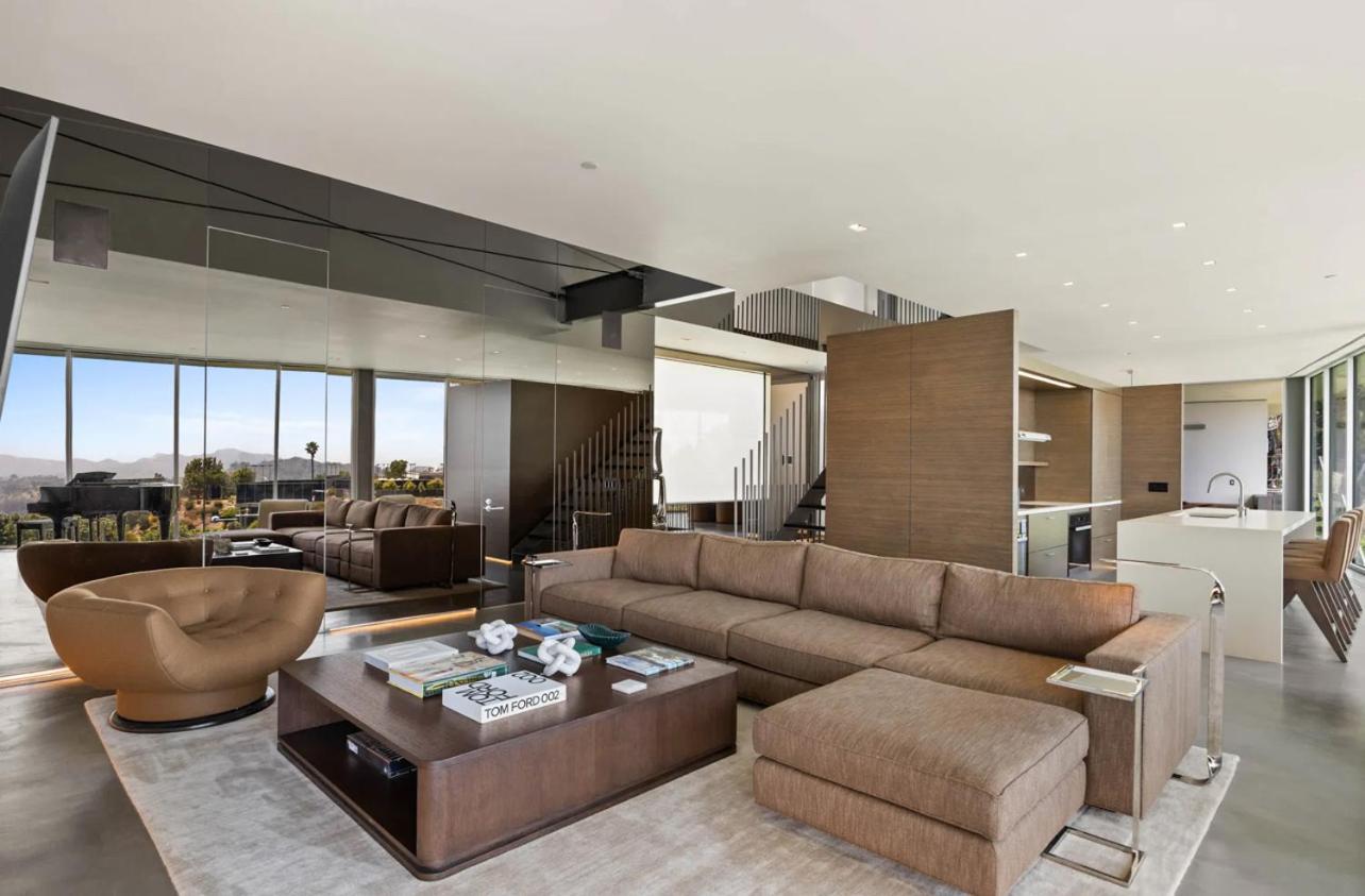 Apartment Avensis *