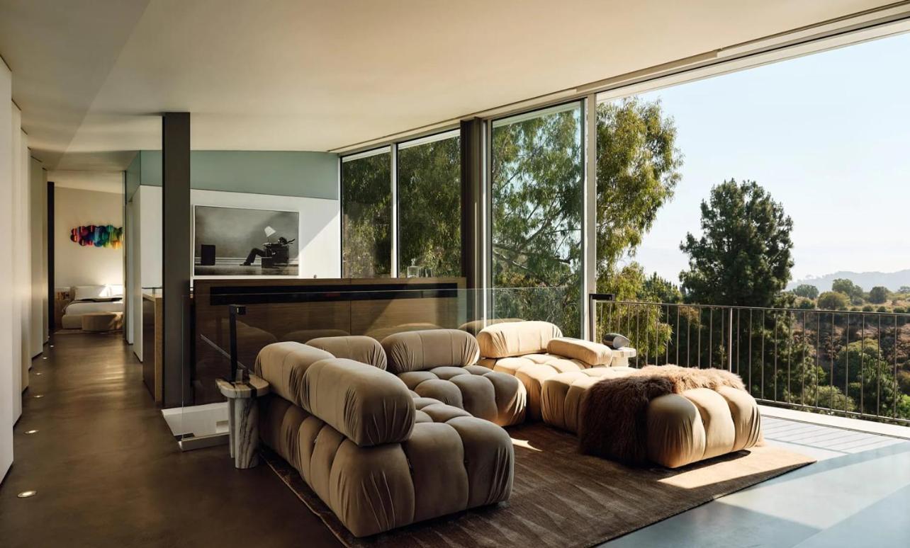 Apartment Avensis *