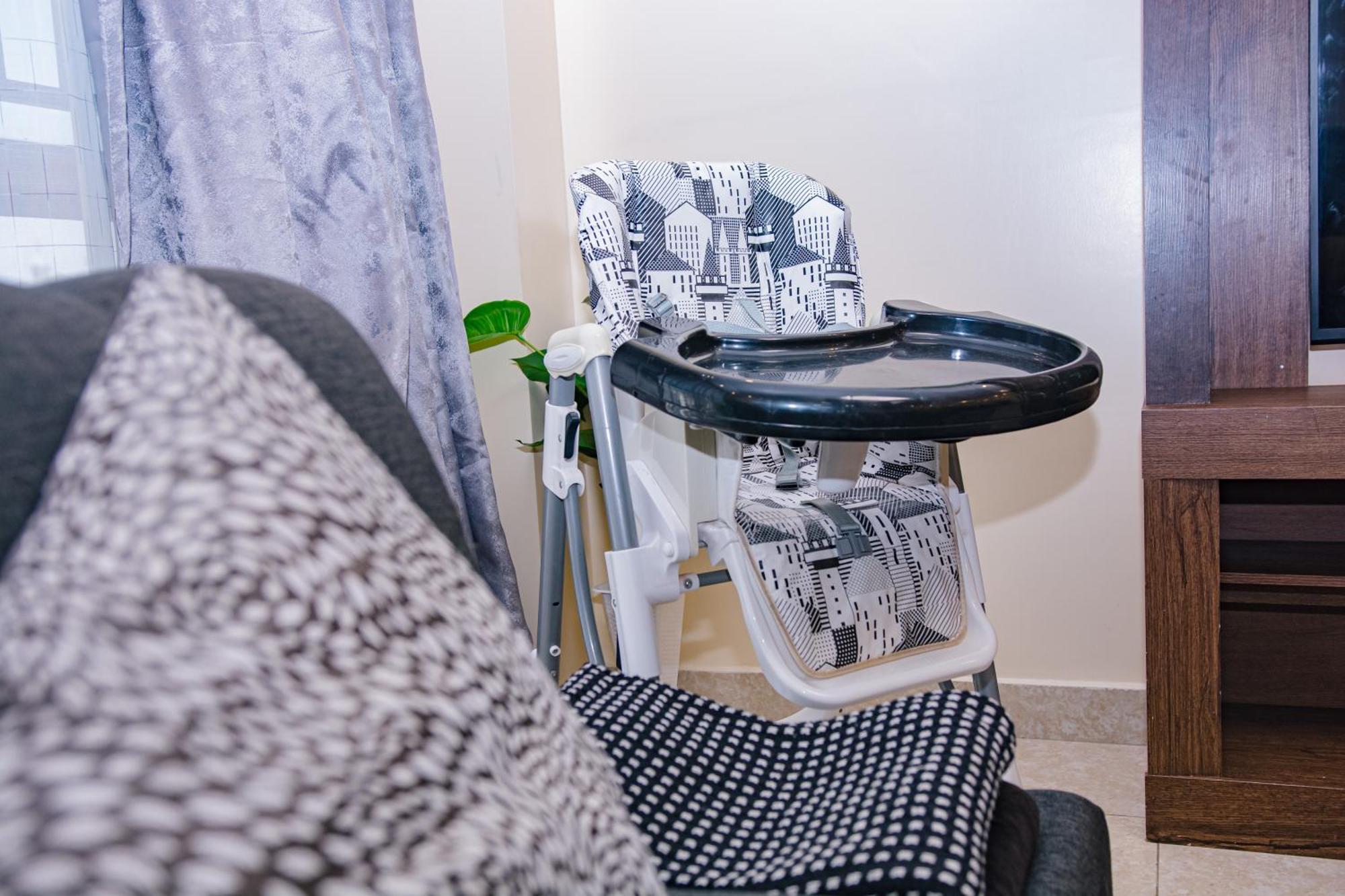 Elegant 2 Bedroom Kileleshwa - Free Netflix, Parking, Superfast Wifi, Views Of Arboretum Apartment