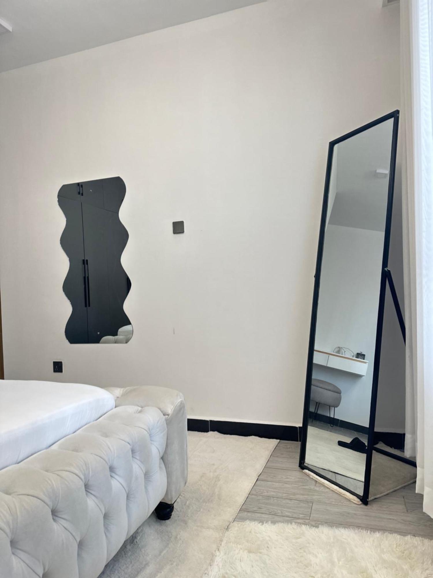 Apartment Elegant Spacious Two Bedroom Apartment-swimming Pool Included