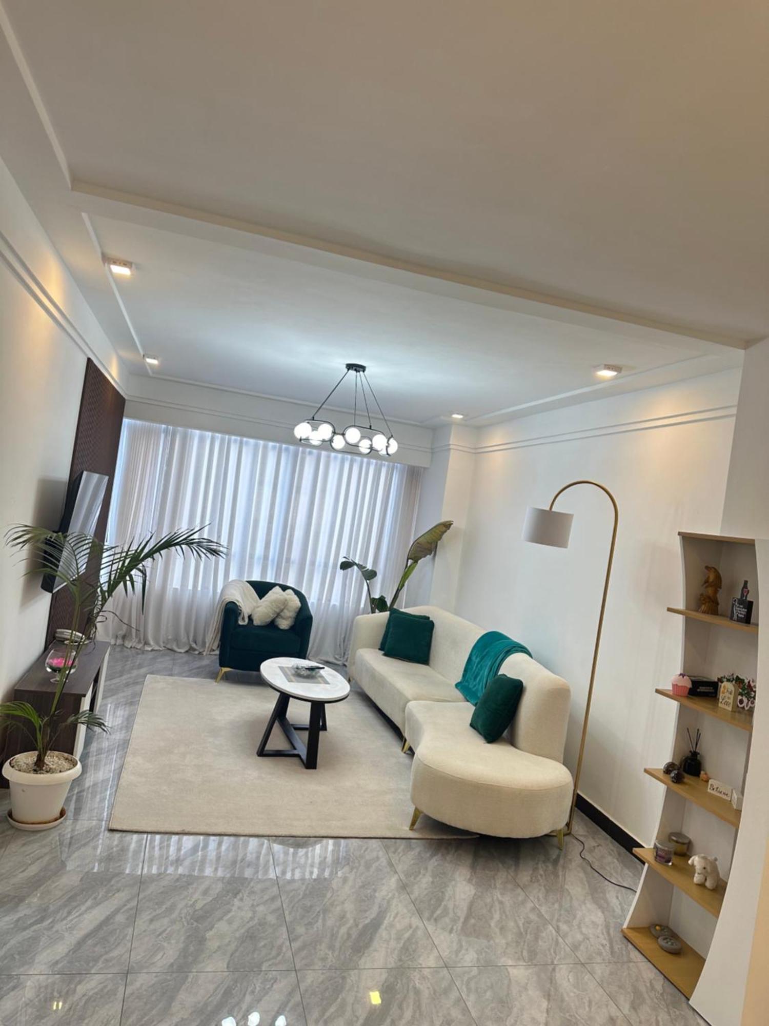 Elegant Spacious Two Bedroom Apartment-swimming Pool Included