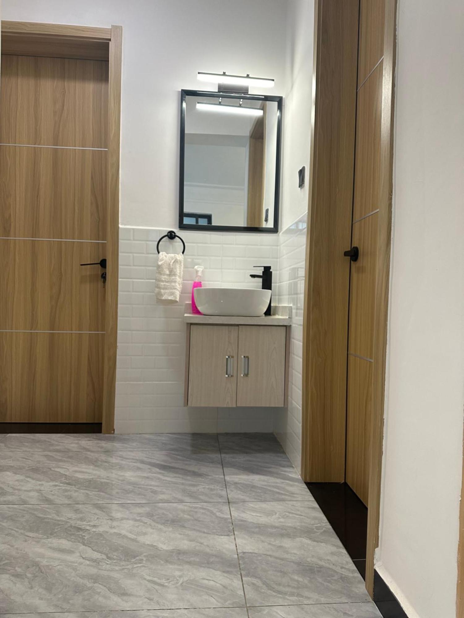 Apartment Elegant Spacious Two Bedroom Apartment-swimming Pool Included Nairobi