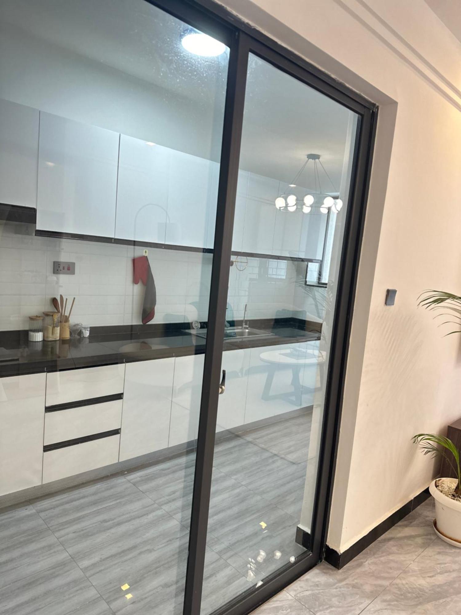 Elegant Spacious Two Bedroom Apartment-swimming Pool Included