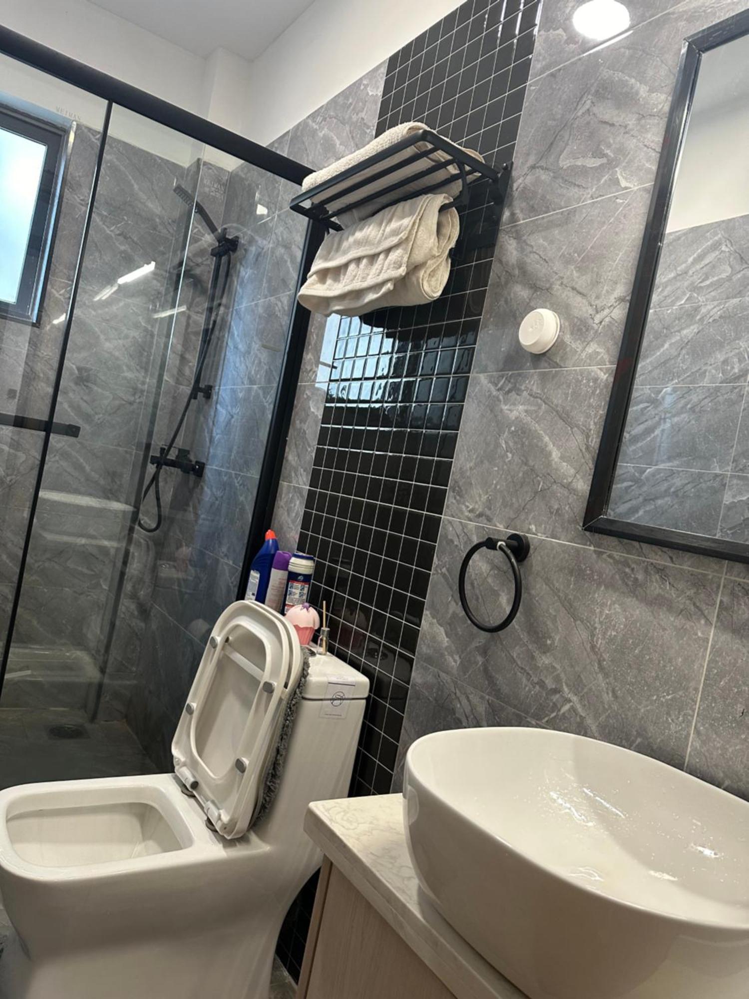 Elegant Spacious Two Bedroom Apartment-swimming Pool Included Apartment