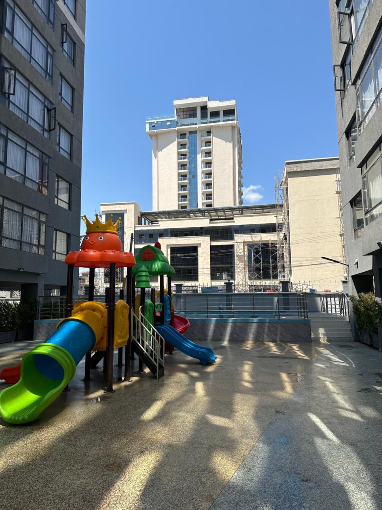 Elegant Spacious Two Bedroom Apartment-swimming Pool Included Apartment *