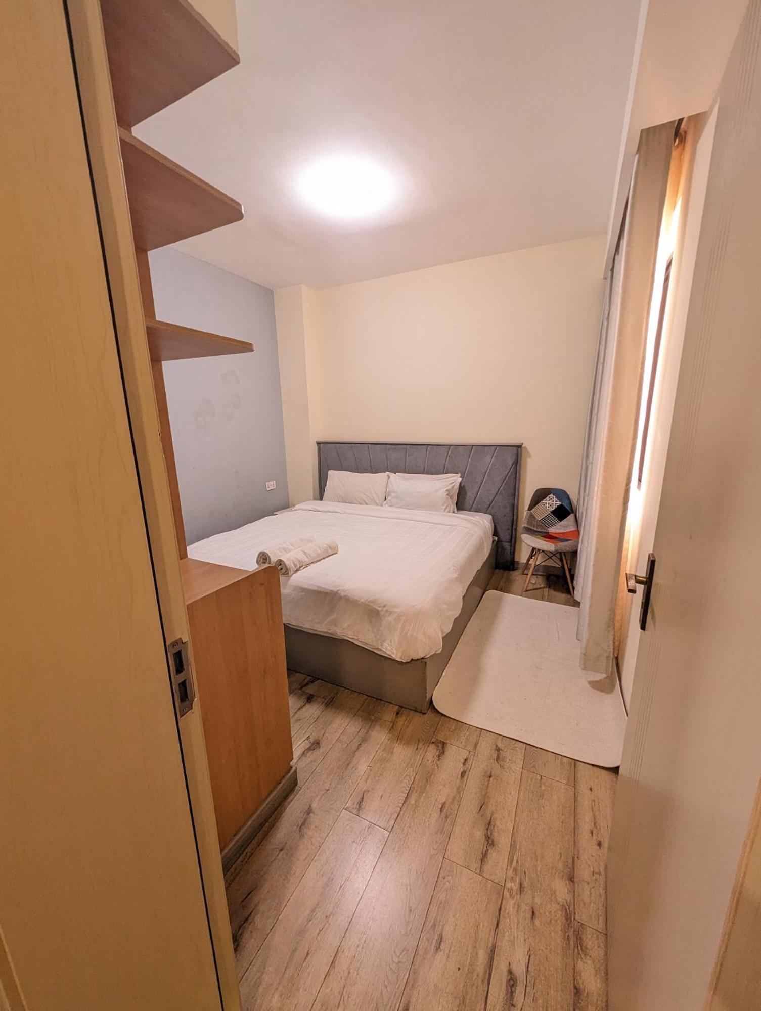 Tito Homes-riverside Apartment *