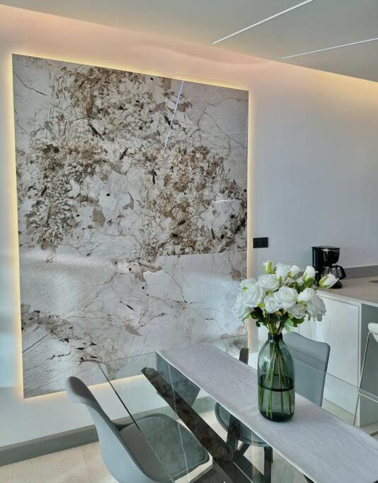 Grand 808 -brand New Luxurious 1 Bedroom * Nairobi