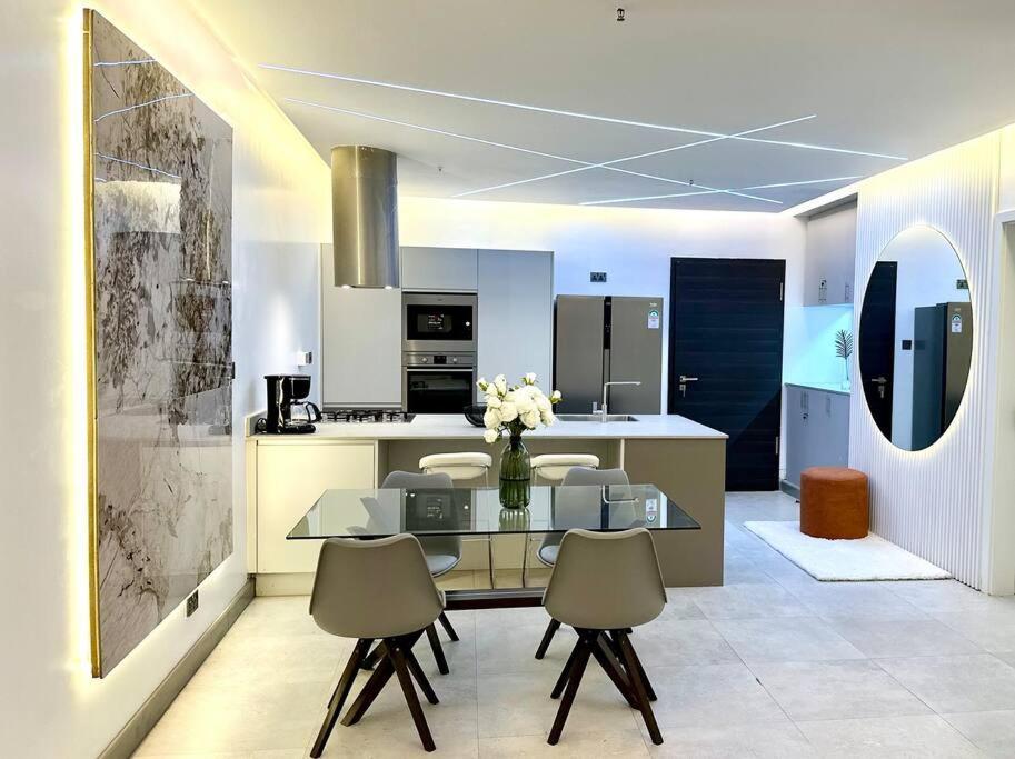 Grand 808 -brand New Luxurious 1 Bedroom *