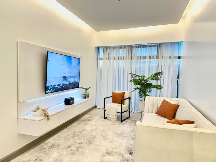 Grand 808 -brand New Luxurious 1 Bedroom Apartment *