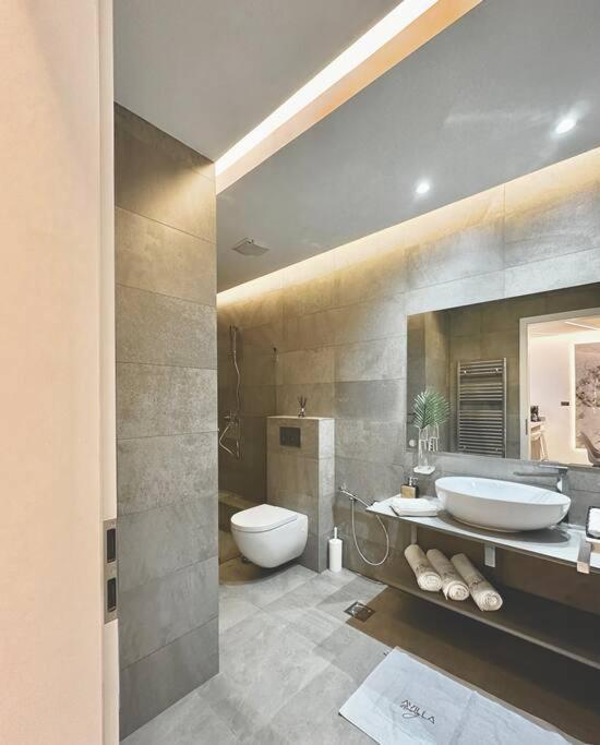 Grand 808 -brand New Luxurious 1 Bedroom Nairobi