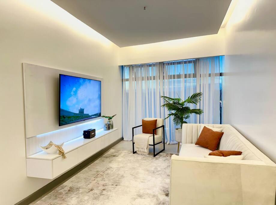 Grand 808 -brand New Luxurious 1 Bedroom Apartment *