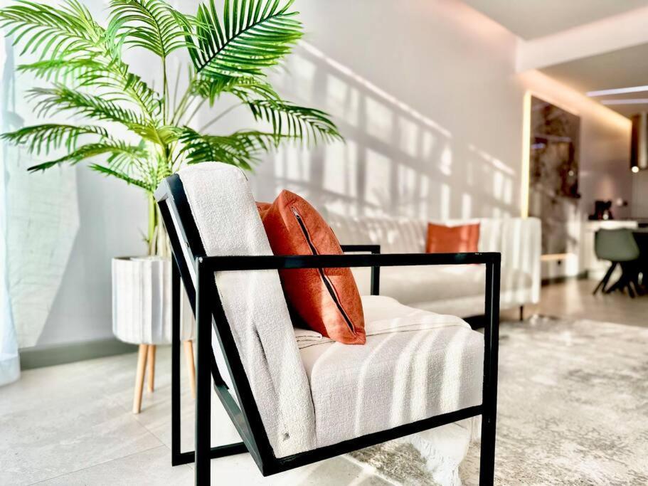 Grand 808 -brand New Luxurious 1 Bedroom