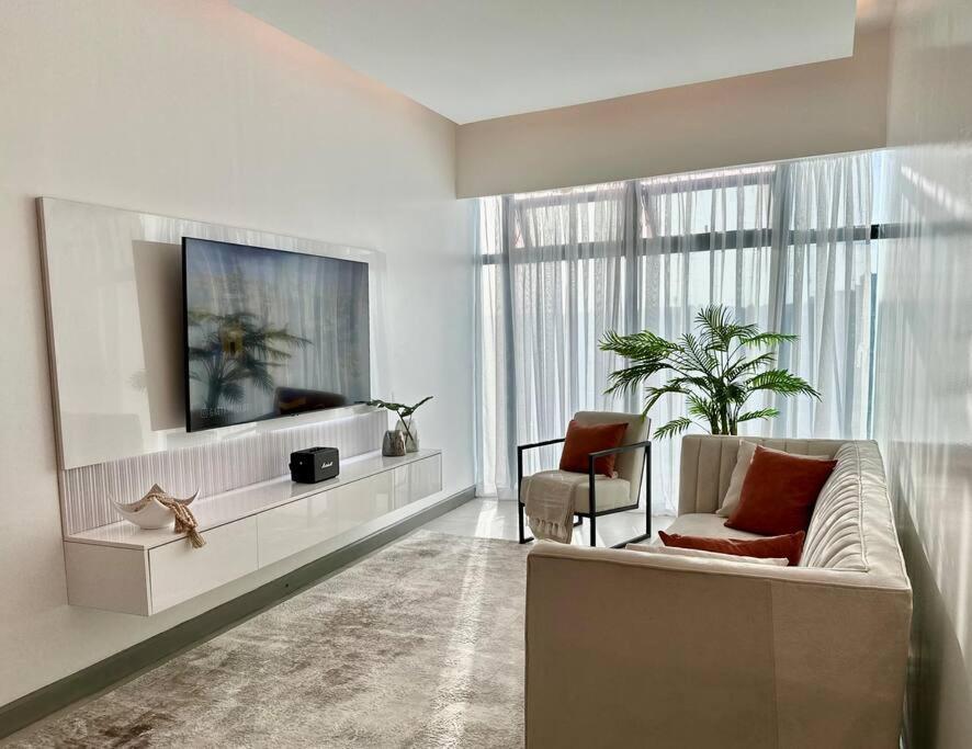 Apartment Grand 808 -brand New Luxurious 1 Bedroom *