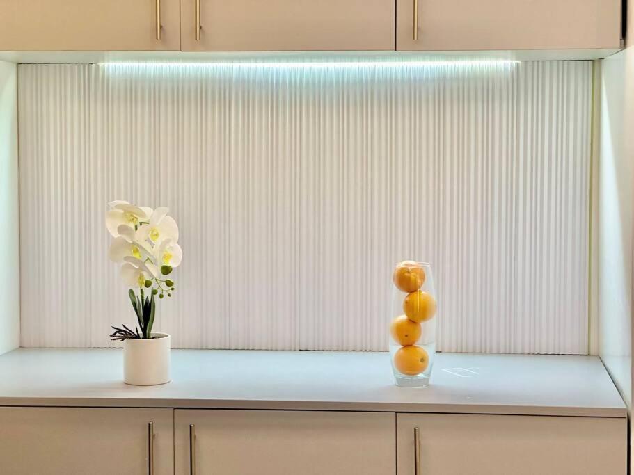 Grand 808 -brand New Luxurious 1 Bedroom Apartment