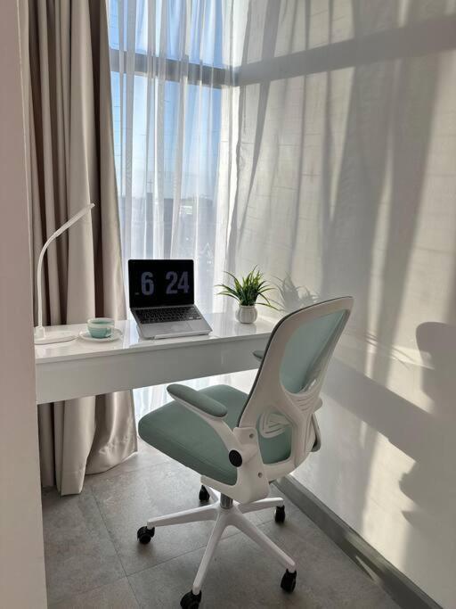 Apartment Grand 808 -brand New Luxurious 1 Bedroom *