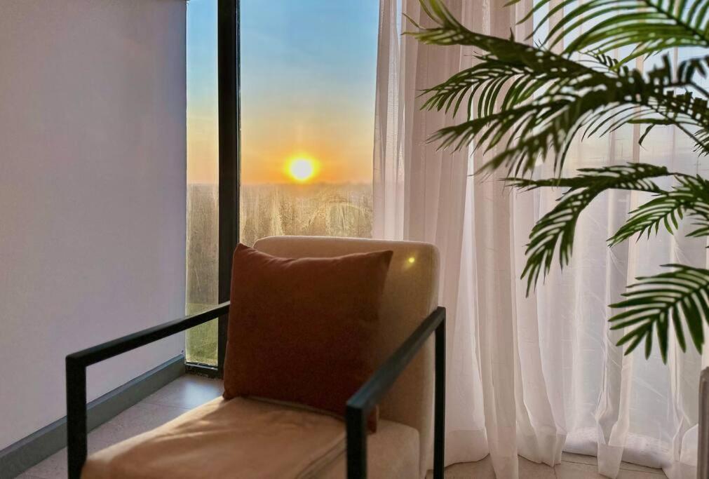 Grand 808 -brand New Luxurious 1 Bedroom Apartment *