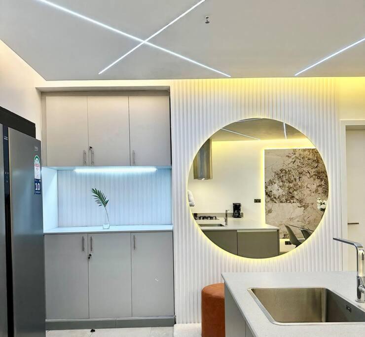 Apartment Grand 808 -brand New Luxurious 1 Bedroom *