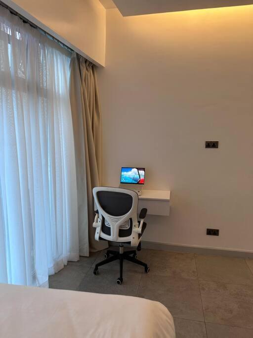 Skyfall - Brand New Ultra Luxurious 2 Bedroom Apartment *