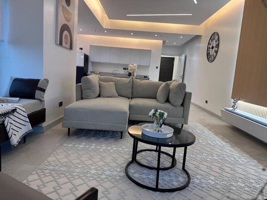 Skyfall - Brand New Ultra Luxurious 2 Bedroom Apartment