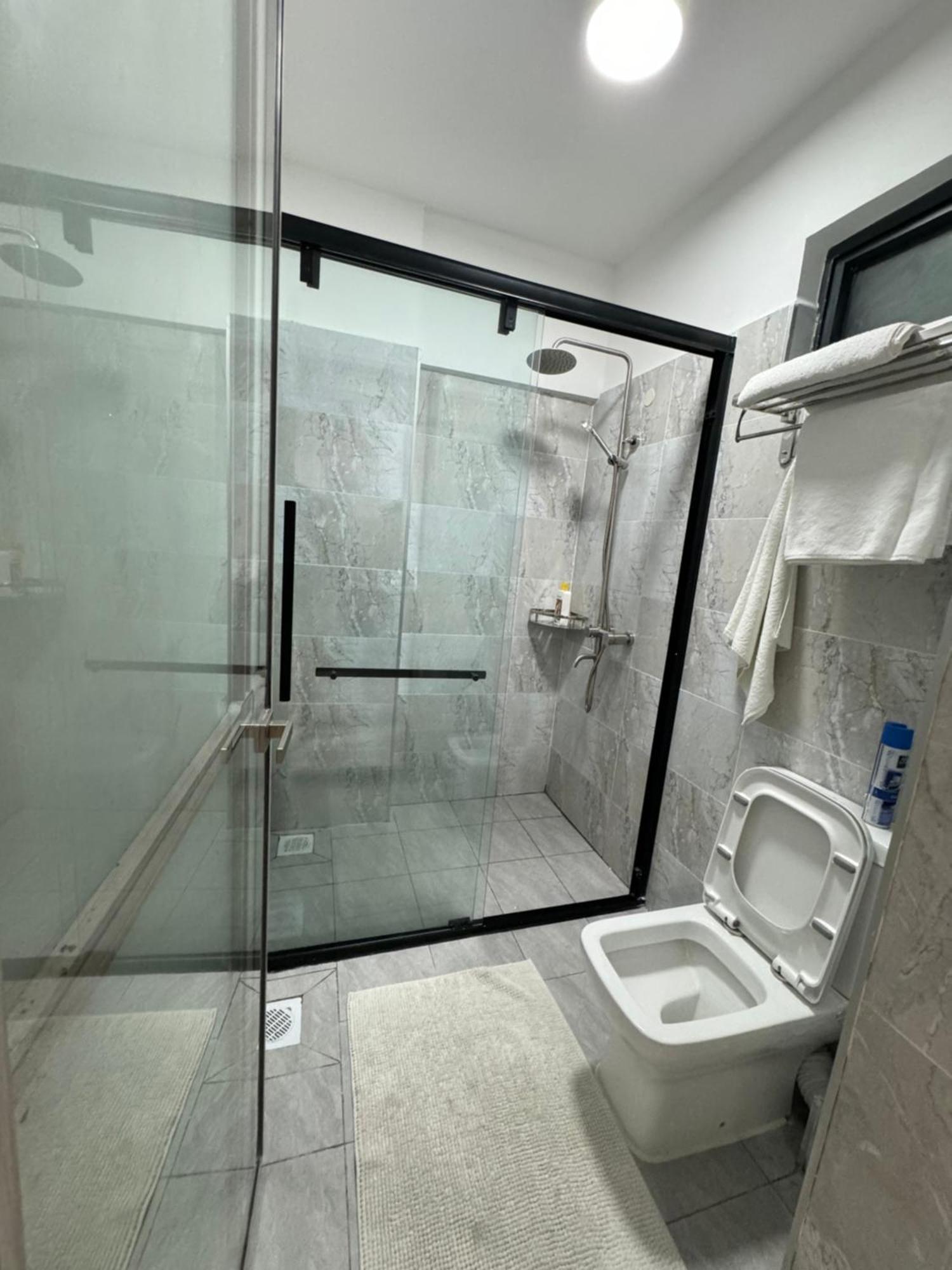 One Bedroom In Valley Arcade At 16th Floor Apartment