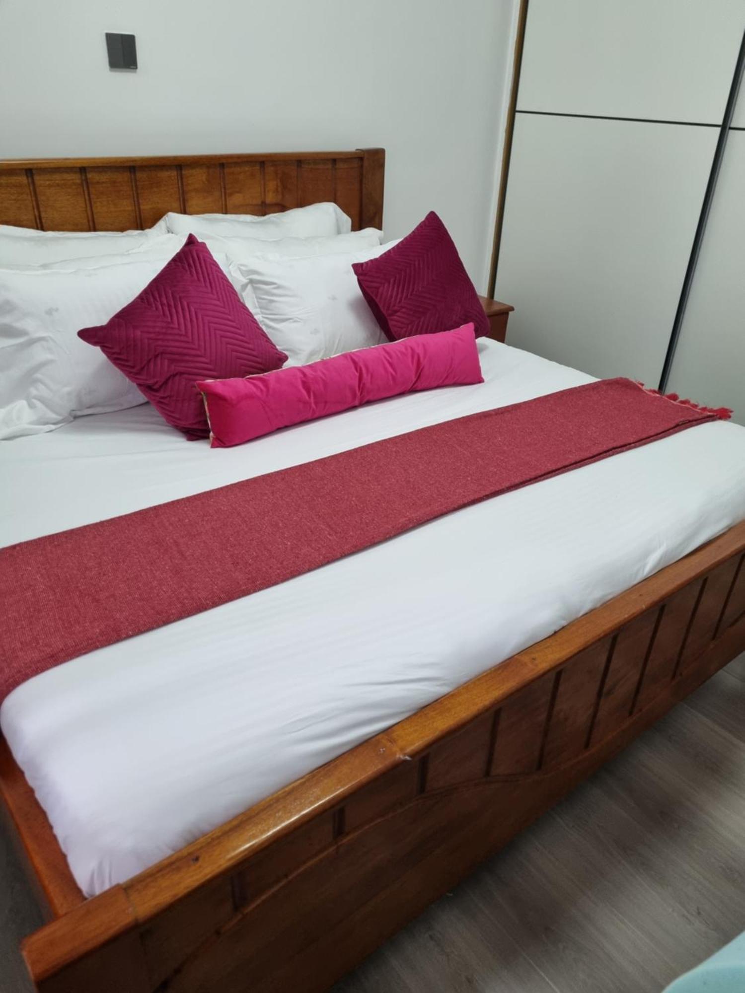 Apartment Clyde View Two Bedroom Easy Luxirious Kilimani *