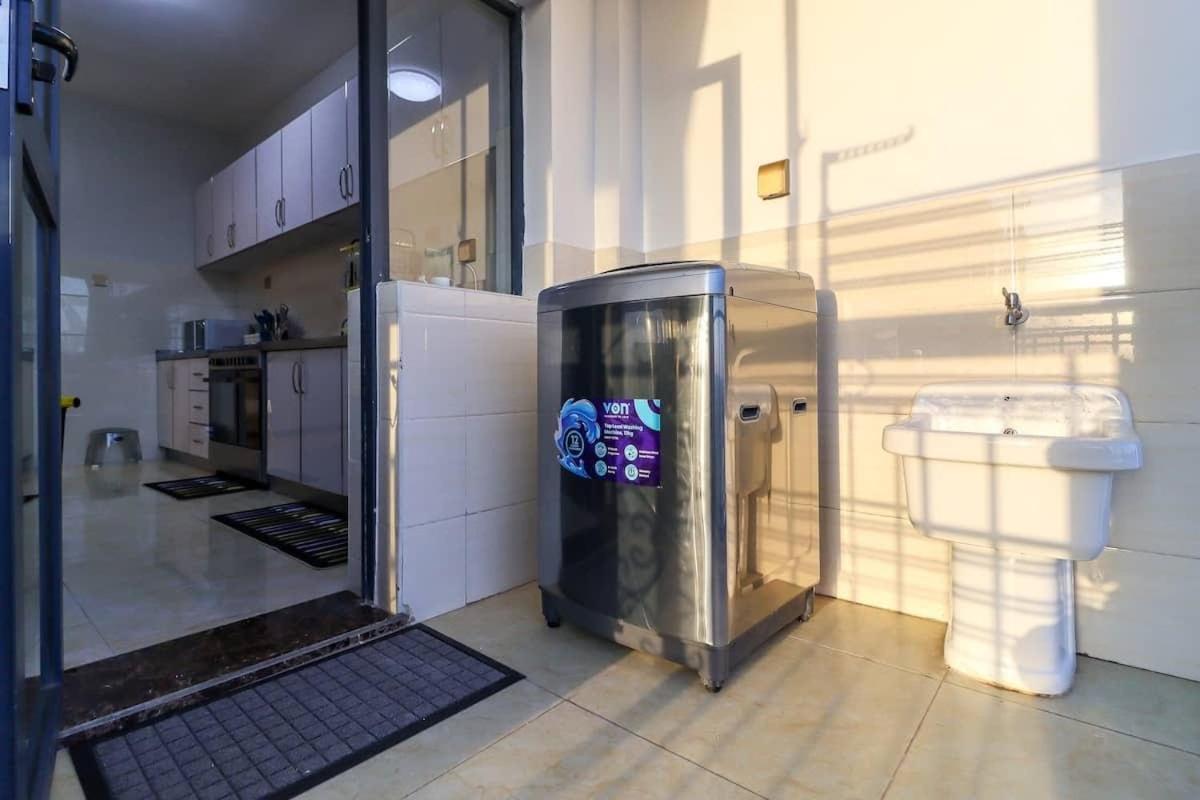 Apartment Upscale 3bd 2 & Half Bath Kilimani With Pool & Gym