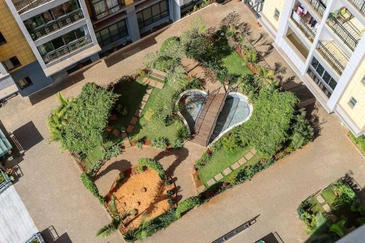 Apartment Upscale 3bd 2 & Half Bath Kilimani With Pool & Gym *