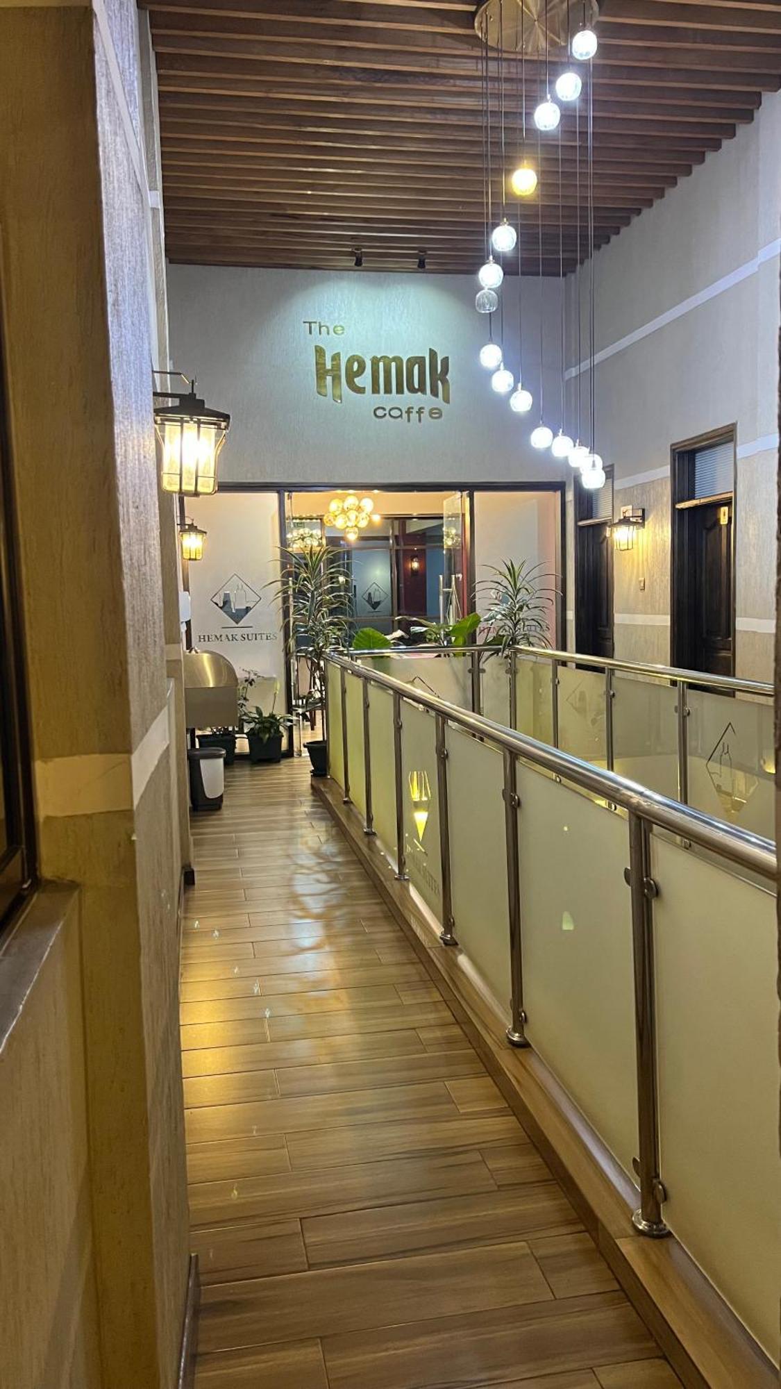 Hemak Hotel 4*