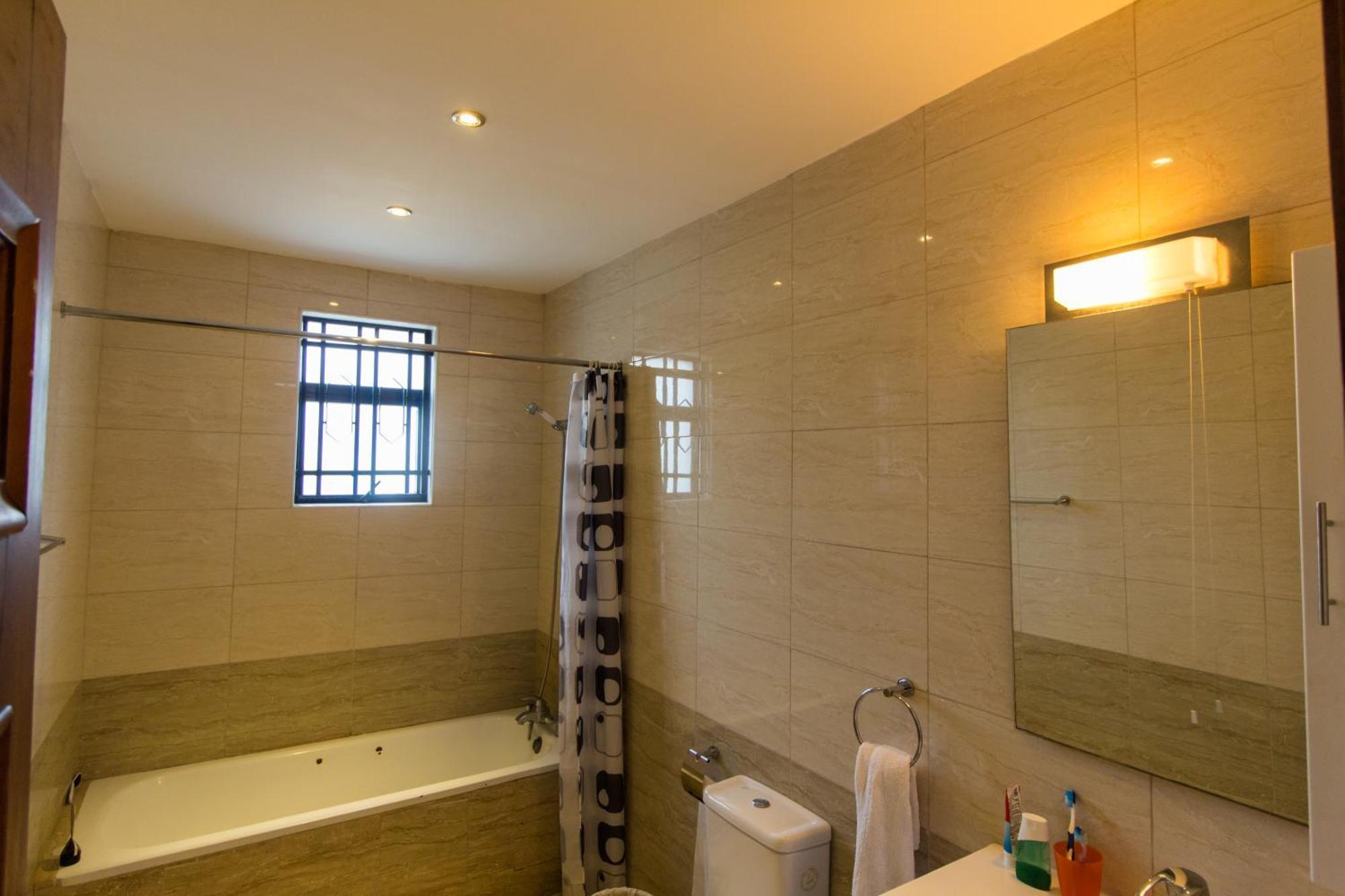 Warwick Centre Apartment