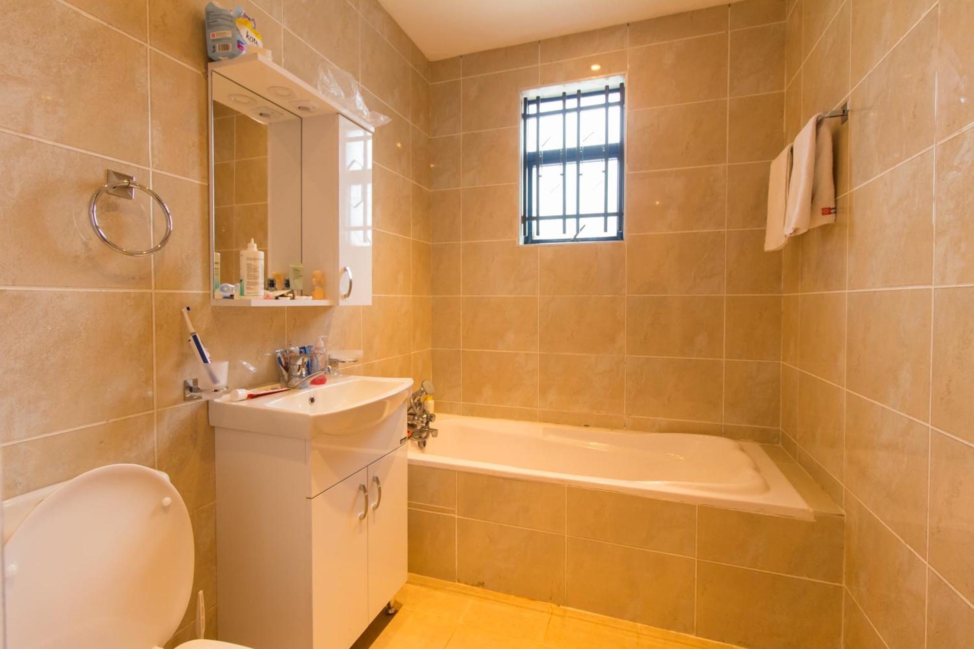 Warwick Centre Apartment *