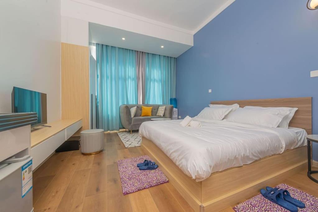 Beautiful On 2nd Floor Apartment