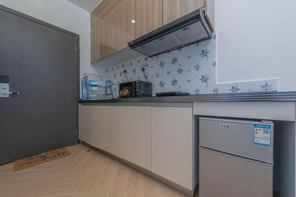 Apartment Beautiful On 2nd Floor *