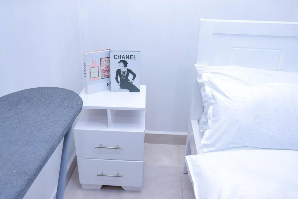 Apartment Luxurious One Bedroom Furnished In South B,nairobi Along Mombasa Road *