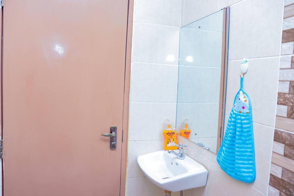 Luxurious One Bedroom Furnished In South B,nairobi Along Mombasa Road Apartment *