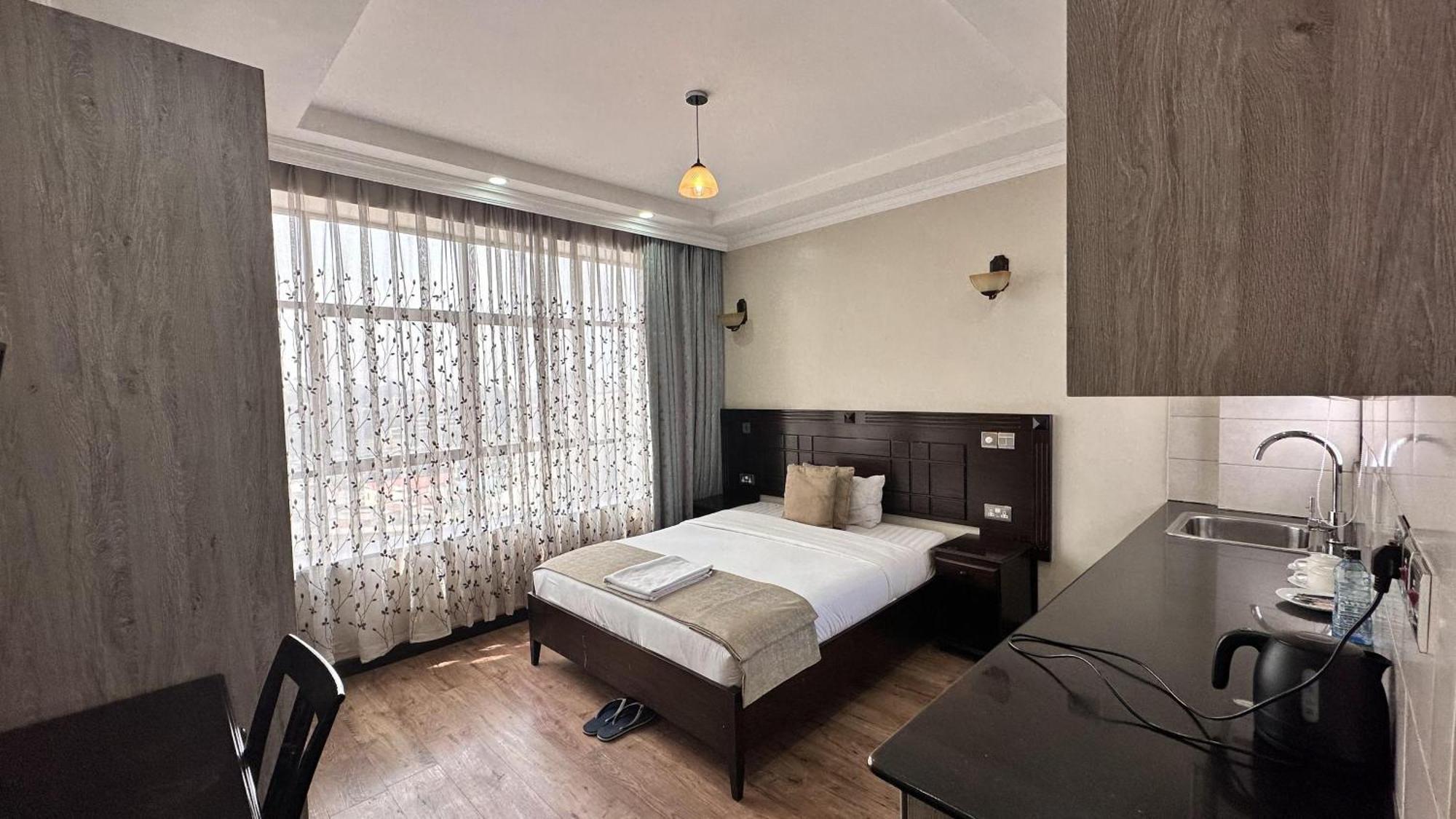 Hemak Hotel 4*