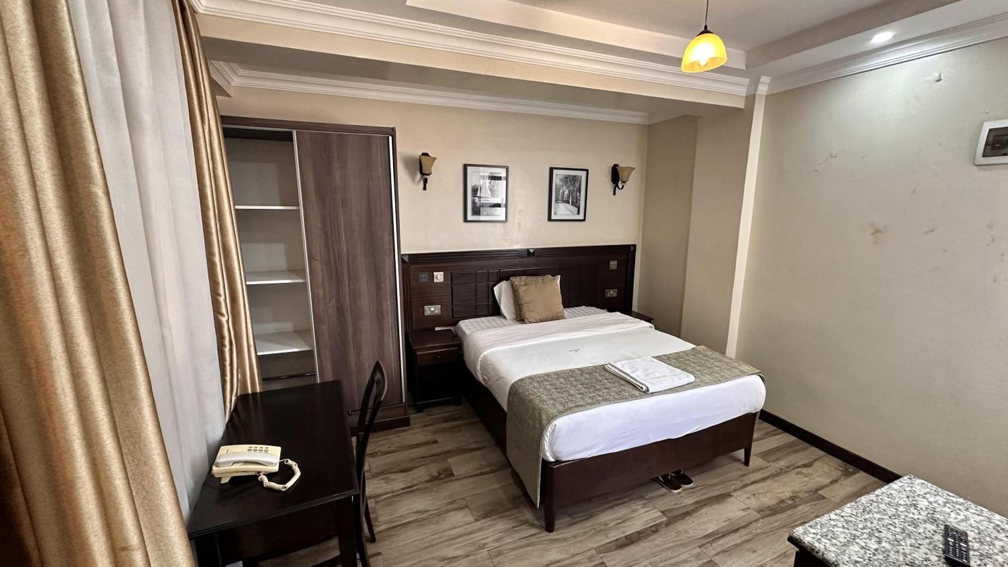 Hemak Hotel 4*