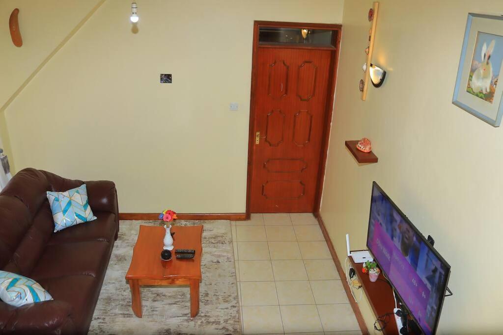 Homely 1 Bedroom With A Balcony, Westlands Apartment *