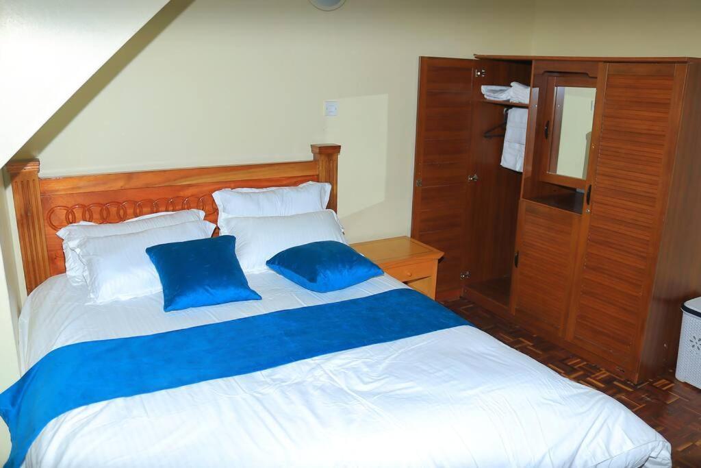 Homely 1 Bedroom With A Balcony, Westlands Apartment *