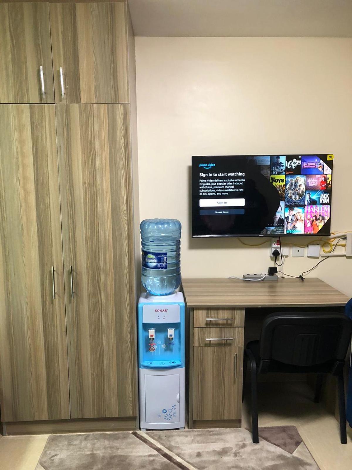 Studio At West At Stadeview Bed & Breakfast *
