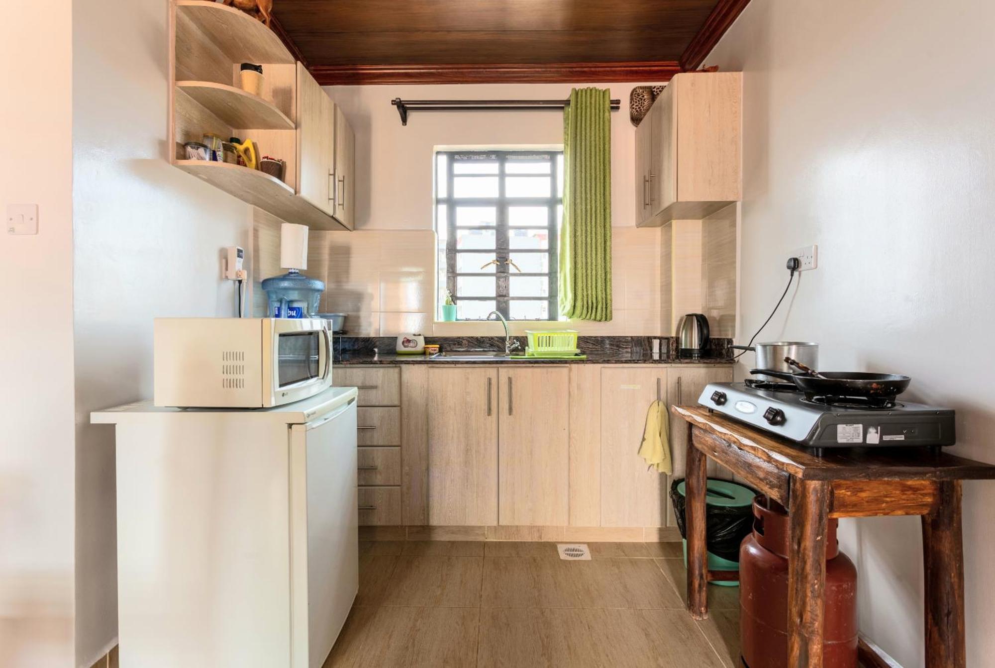 Spacious Penthouse Rooftop With King Bed Apartment *