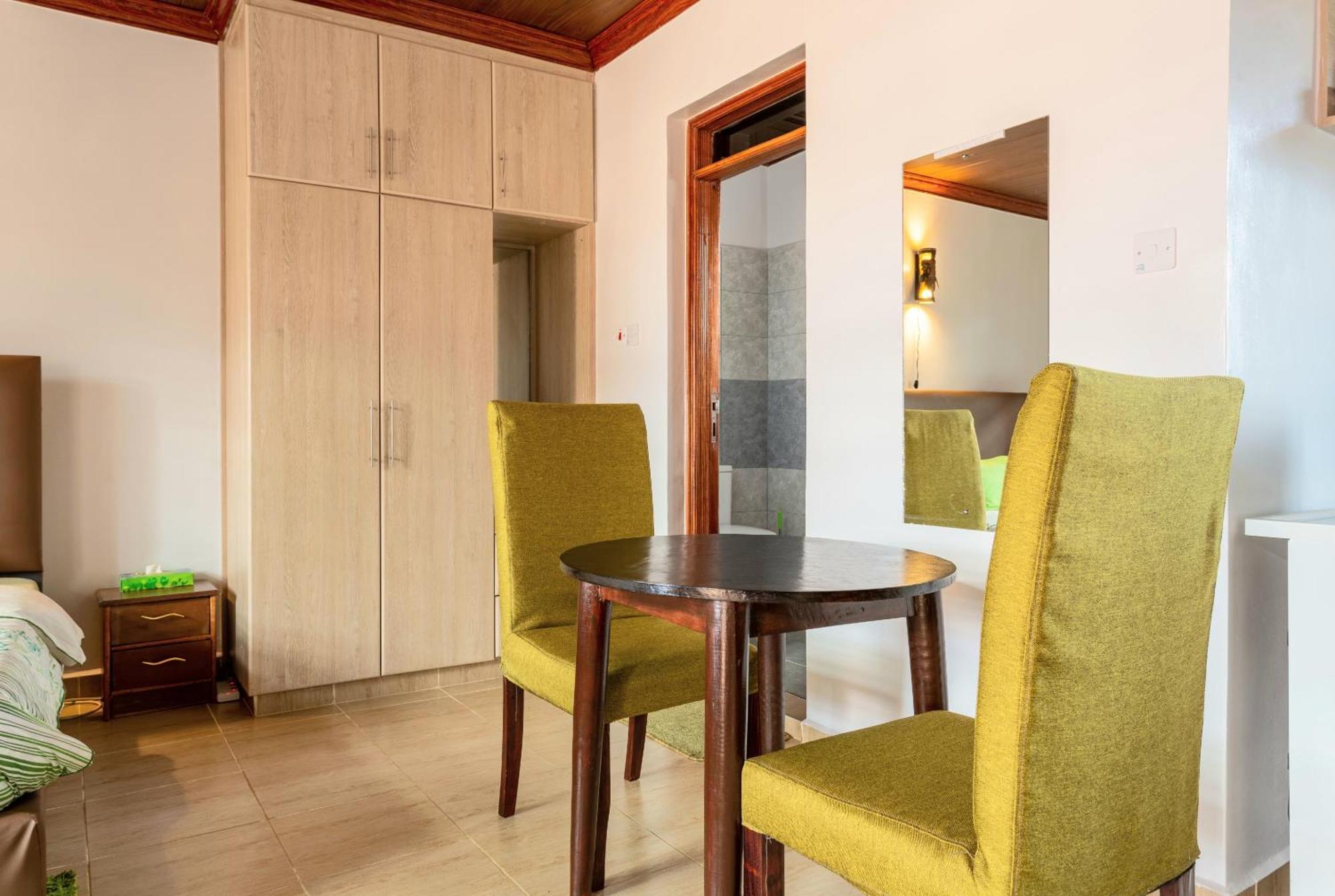 Spacious Penthouse Rooftop With King Bed Nairobi